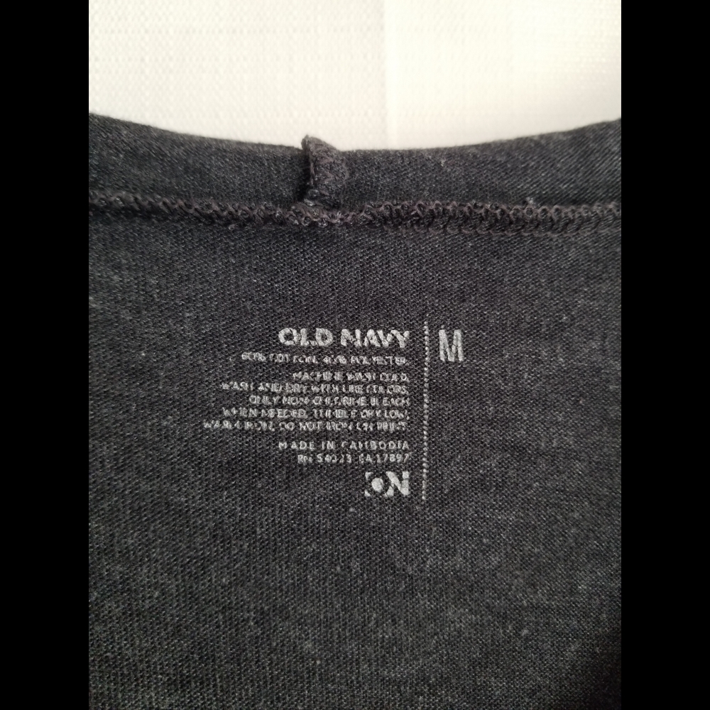 Hooded lightweight v-neck shirt with front pocket - Picture 3 of 4